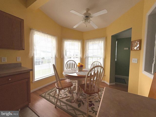 30 FORT LEE DR, Manahawkin, NJ 08050