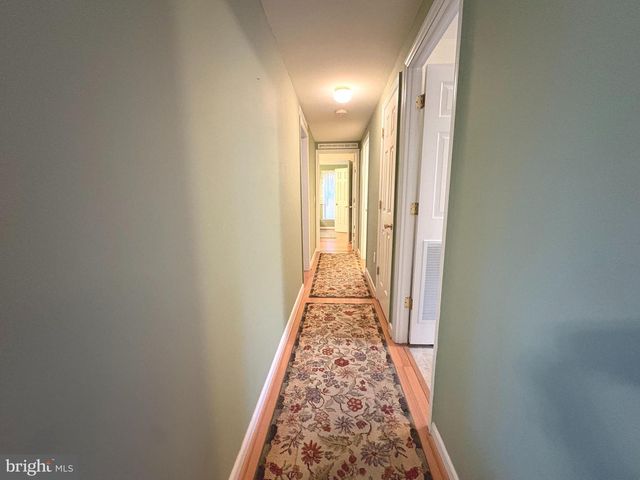 30 FORT LEE DR, Manahawkin, NJ 08050