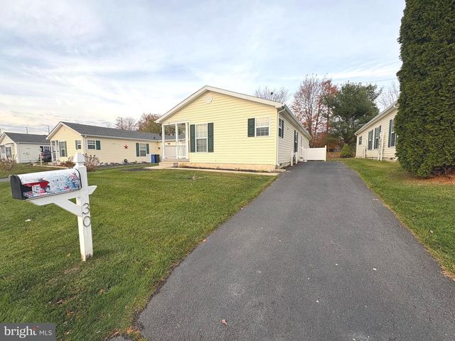 30 FORT LEE DR, Manahawkin, NJ 08050
