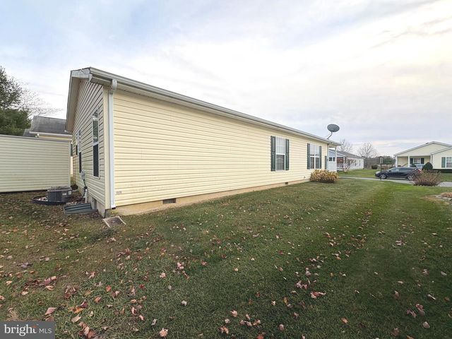 30 FORT LEE DR, Manahawkin, NJ 08050