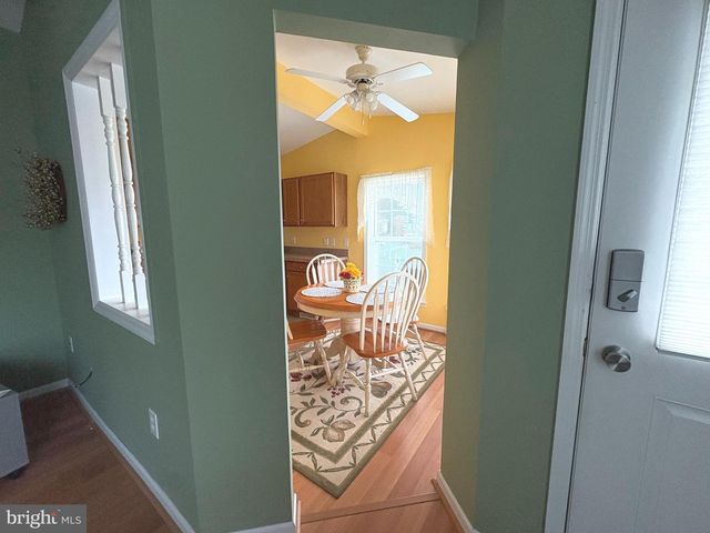 30 FORT LEE DR, Manahawkin, NJ 08050