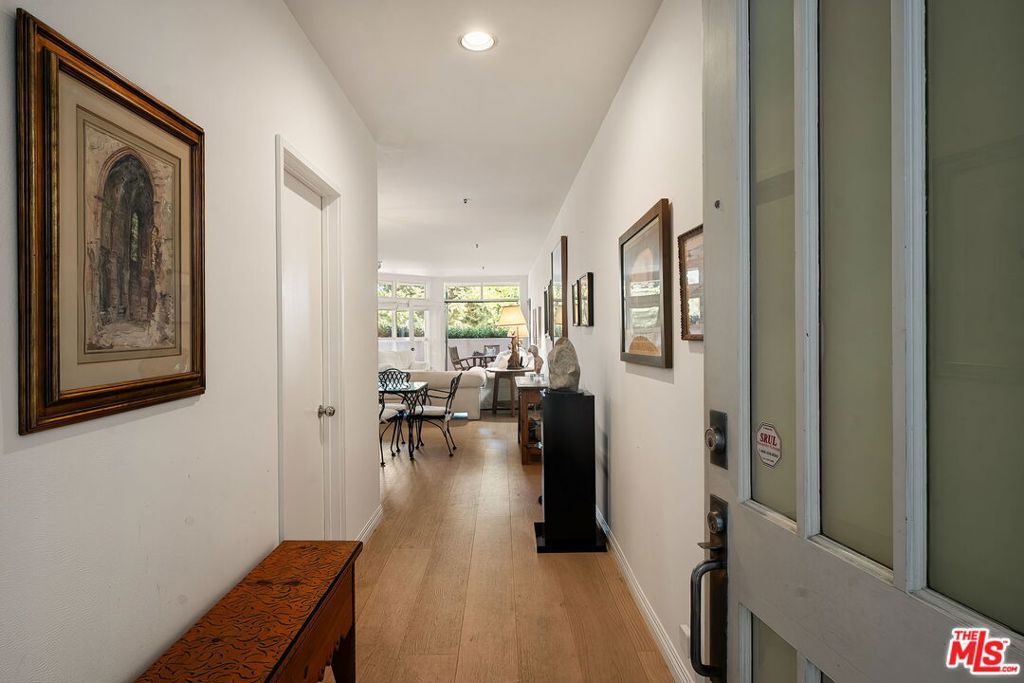 2115 3rd Street 102, Santa Monica, CA 90405 — photo 3