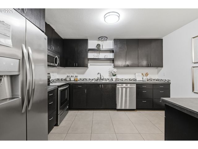 16250 PACIFIC Hwy 45, Lake Oswego, OR 97034