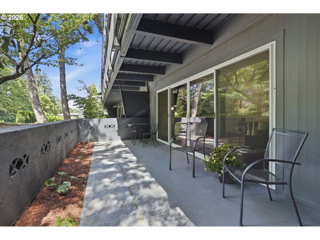 16250 PACIFIC Hwy 45, Lake Oswego, OR 97034