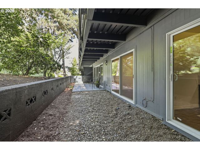 16250 PACIFIC Hwy 45, Lake Oswego, OR 97034
