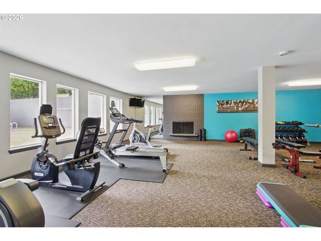 16250 PACIFIC Hwy 45, Lake Oswego, OR 97034