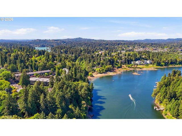 16250 PACIFIC Hwy 45, Lake Oswego, OR 97034