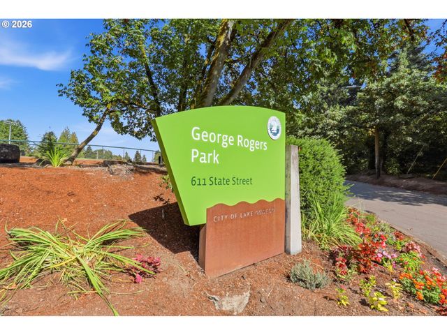 16250 PACIFIC Hwy 45, Lake Oswego, OR 97034