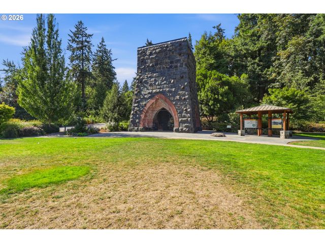 16250 PACIFIC Hwy 45, Lake Oswego, OR 97034