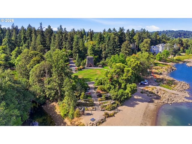 16250 PACIFIC Hwy 45, Lake Oswego, OR 97034
