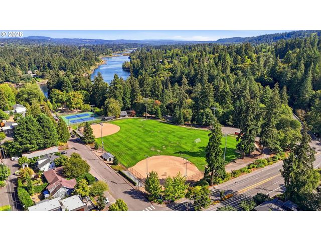 16250 PACIFIC Hwy 45, Lake Oswego, OR 97034