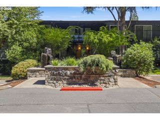 16250 PACIFIC Hwy 45, Lake Oswego, OR 97034
