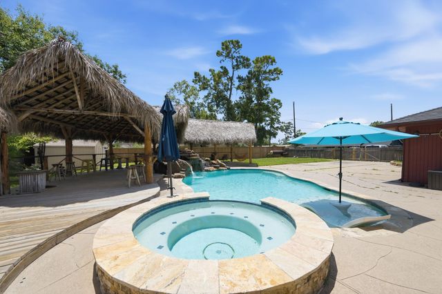 2607 Brom Bones Boulevard, Pearland, TX 77581