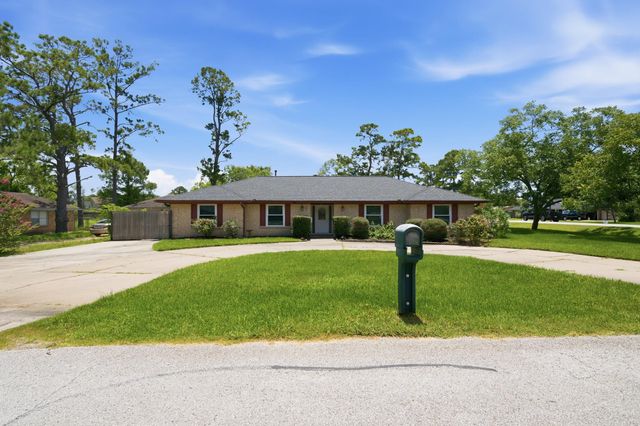 2607 Brom Bones Boulevard, Pearland, TX 77581