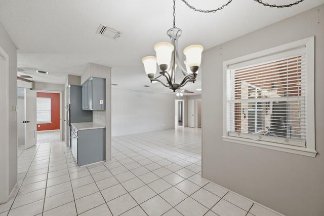 2607 Brom Bones Boulevard, Pearland, TX 77581