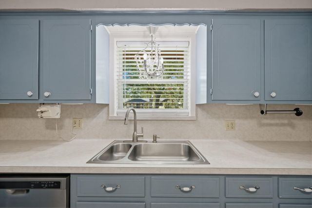 2607 Brom Bones Boulevard, Pearland, TX 77581