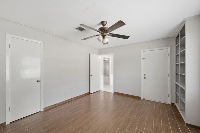 2607 Brom Bones Boulevard, Pearland, TX 77581