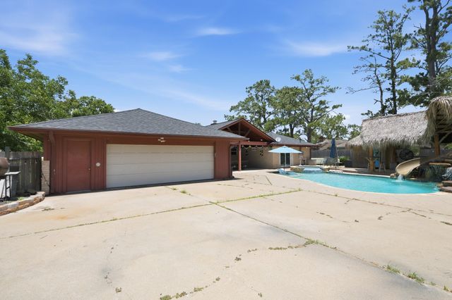 2607 Brom Bones Boulevard, Pearland, TX 77581
