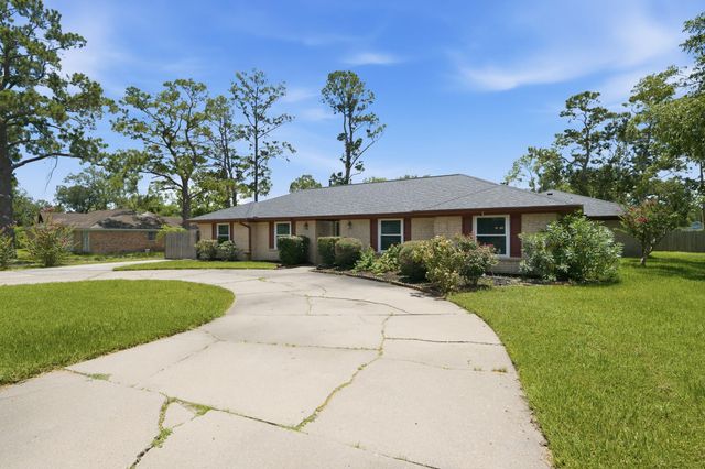 2607 Brom Bones Boulevard, Pearland, TX 77581