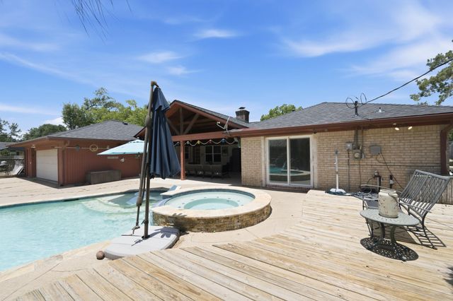 2607 Brom Bones Boulevard, Pearland, TX 77581