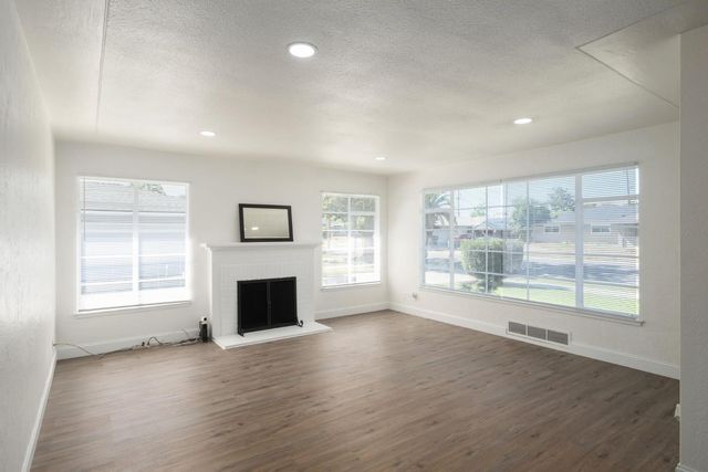 1715 W Terrace Avenue, Fresno, CA 93705
