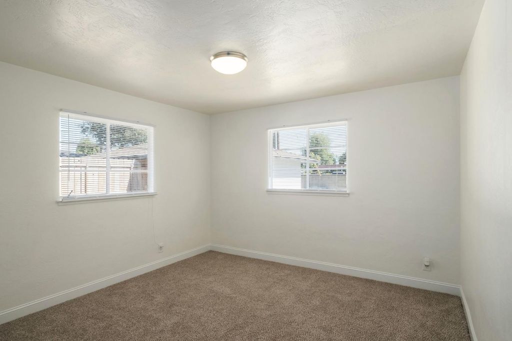 Image 18 of property listing at 1715 W Terrace Avenue, Fresno, CA 93705