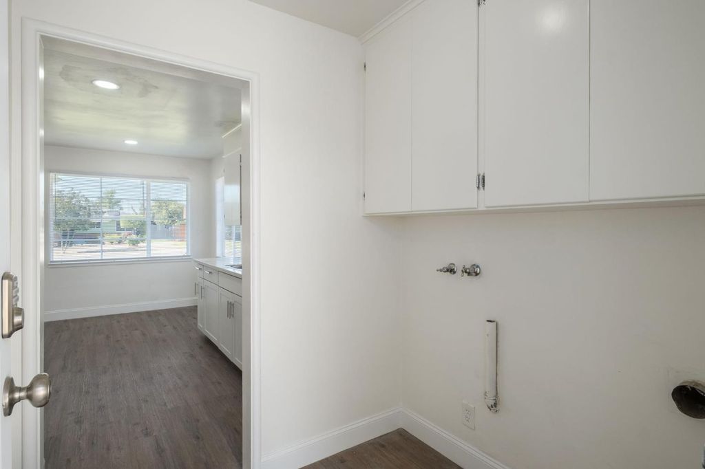 Image 23 of property listing at 1715 W Terrace Avenue, Fresno, CA 93705