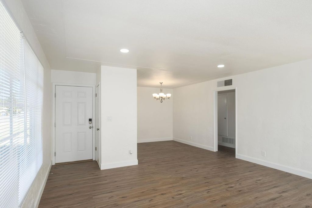 Image 7 of property listing at 1715 W Terrace Avenue, Fresno, CA 93705