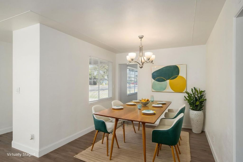Image 8 of property listing at 1715 W Terrace Avenue, Fresno, CA 93705