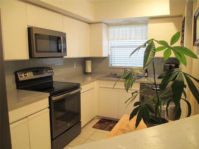 5040 LIVE OAK CIRCLE 93, Bradenton, FL 34207