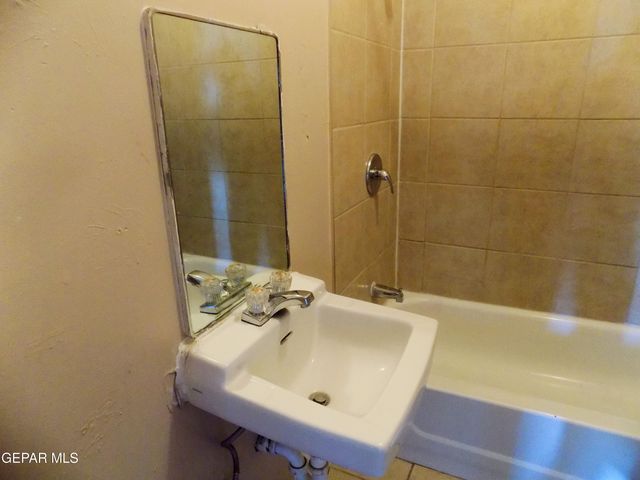 3609 Sacramento Avenue, El Paso, TX 79930