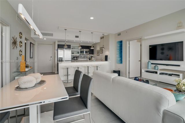 90 SW 3rd St 4308, Miami, FL 33130