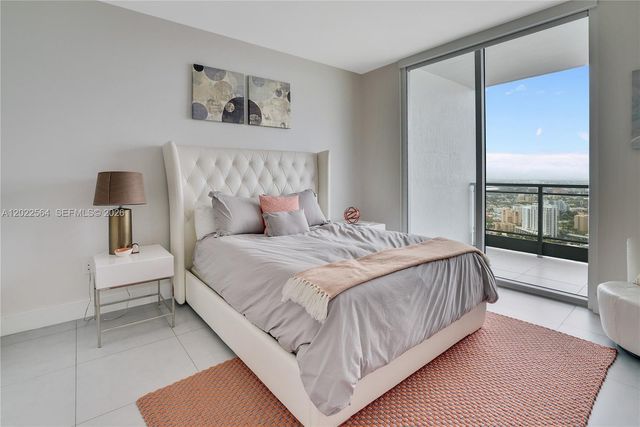 90 SW 3rd St 4308, Miami, FL 33130