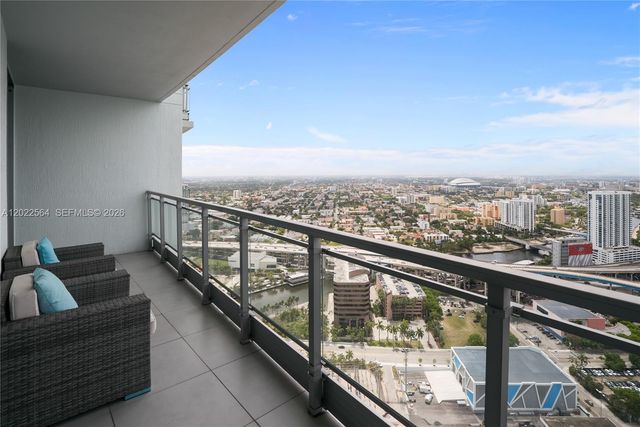 90 SW 3rd St 4308, Miami, FL 33130