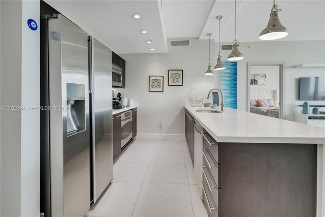 90 SW 3rd St 4308, Miami, FL 33130
