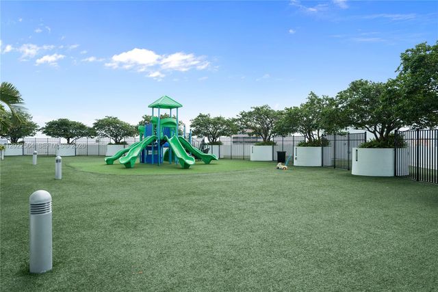 90 SW 3rd St 4308, Miami, FL 33130