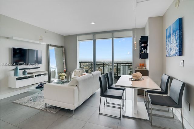 90 SW 3rd St 4308, Miami, FL 33130