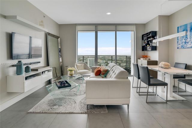 90 SW 3rd St 4308, Miami, FL 33130