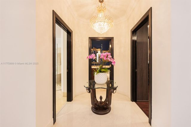 3707 NE 214th St 14, Aventura, FL 33180