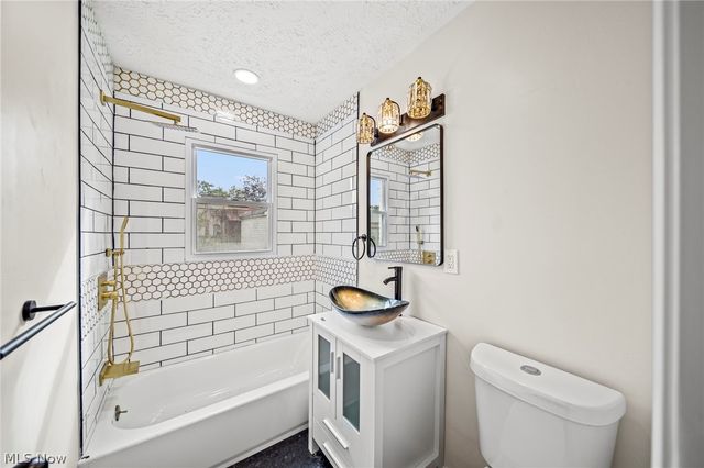 3983 E 176th Street, Cleveland, OH 44128