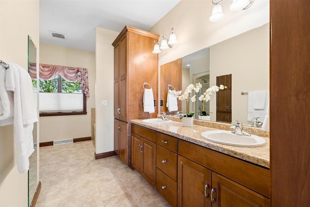 3191 JAGUAR LANE, Green Bay, WI 54313