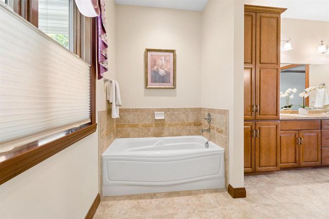 3191 JAGUAR LANE, Green Bay, WI 54313