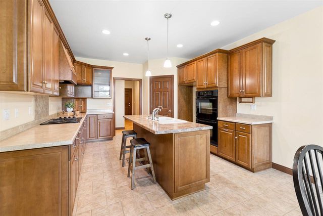 3191 JAGUAR LANE, Green Bay, WI 54313