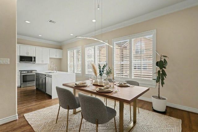 2715 Sherwin Street, Houston, TX 77007