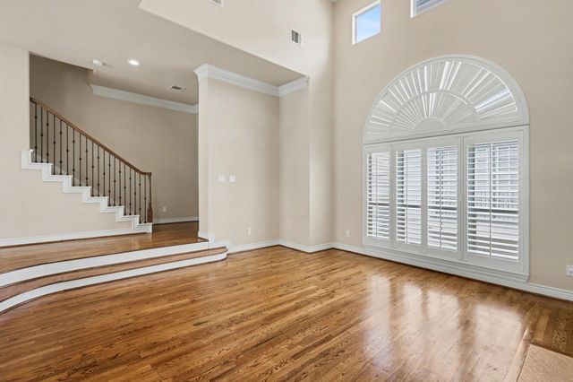 2715 Sherwin Street, Houston, TX 77007