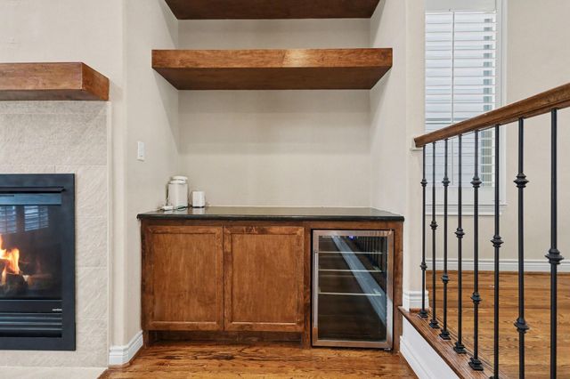 2715 Sherwin Street, Houston, TX 77007