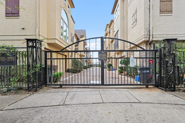 2715 Sherwin Street, Houston, TX 77007