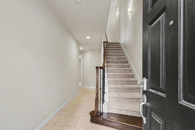 2715 Sherwin Street, Houston, TX 77007