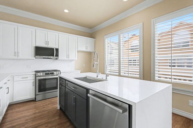 2715 Sherwin Street, Houston, TX 77007