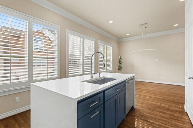 2715 Sherwin Street, Houston, TX 77007